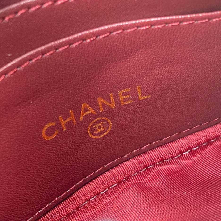 Ch*el classic small zip clutch