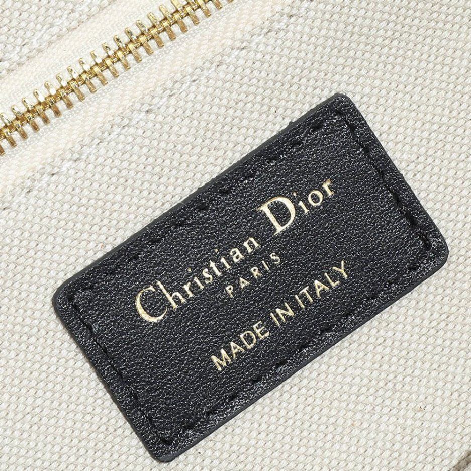 medium D*or book tote