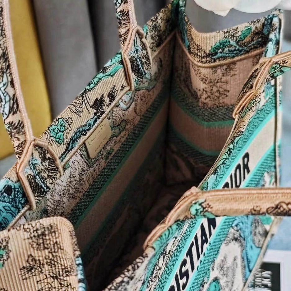 medium D*oriviera D*or book tote