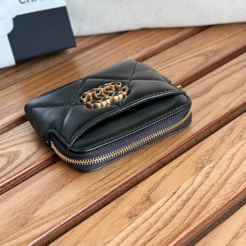 Ch*el 19 zipped coin purse